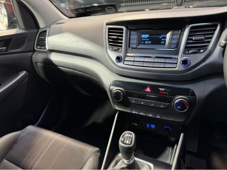 2016 Hyundai Tucson 1.6 COMFORT PETROL 5DR €13,950 thumbnail