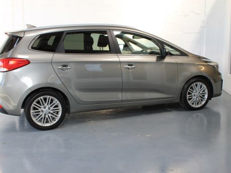 2017 Kia Carens 7 Seater EX 5DR €13,999