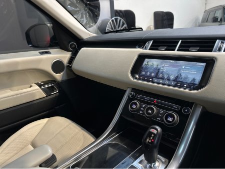 2017 Land Rover Range Rover Sport 3.0 MY17 SDV6 DYNAMICS HSE €29,950 thumbnail