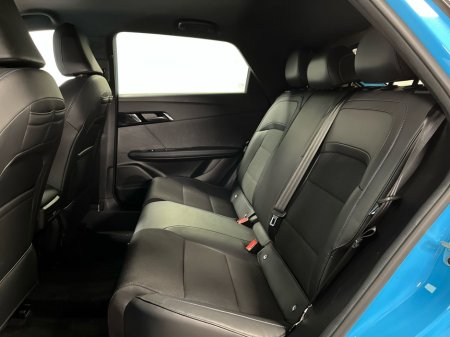 2023 MG 4 Trophy 64kWh Long Range 203PS - Reversing Camera - Sat Nav - Climate Control - Heated Seats - Keyless Start - Apple CarPlay/Android Auto €21,650 thumbnail