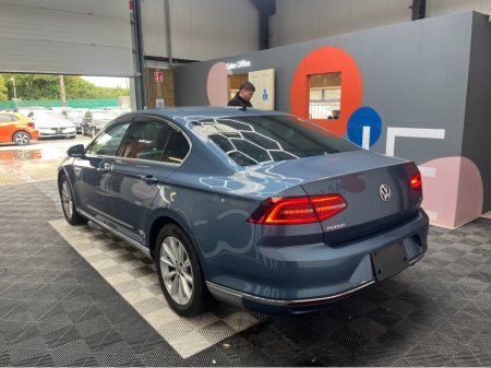 2017 Volkswagen Passat PASSAT AUTOMATIC 1.4 TSI ELEGANCE LINE / 32k KMs / HEATED SEATS , REVERSE CAMERA , ADAPTIVE CRUISE & MORE €21,950