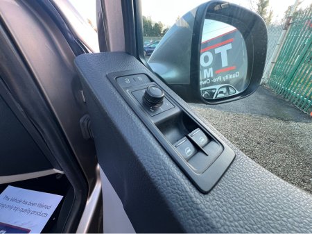 2016 Volkswagen Transporter Shuttle ==9 SEATER//FULL LEATHER//AUTO//NEW TEST== €18,950 thumbnail