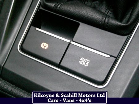 2022 Volkswagen Golf STYLE TDI €27,950 thumbnail