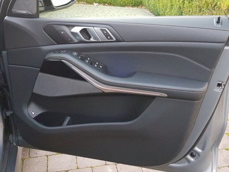 2025 BMW X5 xDrive50e M Sport €107,995 thumbnail