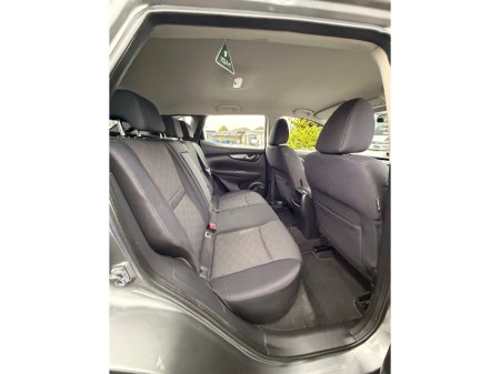 2015 Nissan Qashqai 1.5 SV E6 4DR €8,950 thumbnail