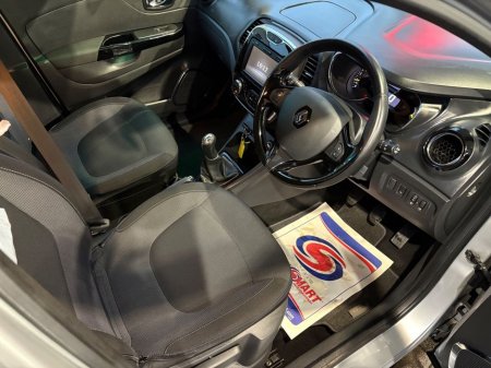 2015 Renault Captur 1.5 DCi 90 Intense 124Km €8,990