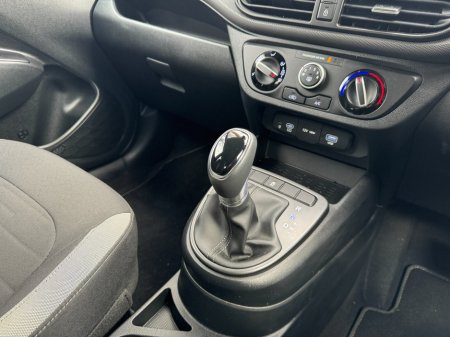 2025 Hyundai i10 i10 Deluxe Plus Auto €24,950 thumbnail