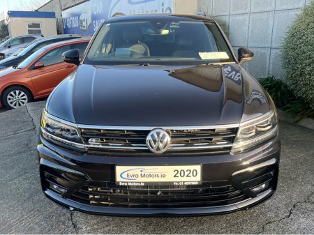 2020 Volkswagen Tiguan R-LINE 4MOTION AUTOMATIC 2.0 DIESEL //HIGH SPEC//360 PARKING CAMERAS//HEAD UP DISPLAY//HEATED FRONT AND REAR SEATS// €34,950