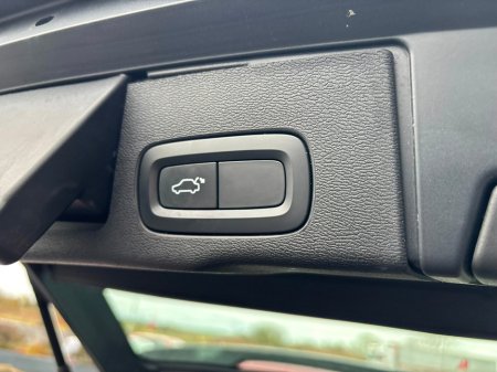 2022 Volvo XC60 B4 AWD MOMENTUM WITH EXTRAS €39,995 thumbnail