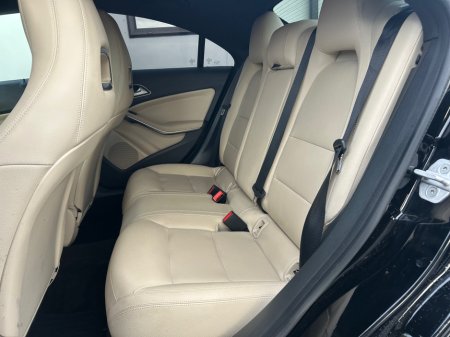 2015 Mercedes-Benz CLA Class 180 URBAN AUTO 4DR €14,950 thumbnail