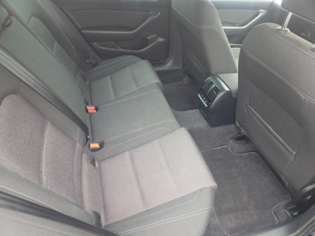 2019 Volkswagen Passat SE BUSINESS TDI €17,950 thumbnail