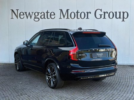 2025 Volvo XC90 T8 ULTRA DARK AWD thumbnail