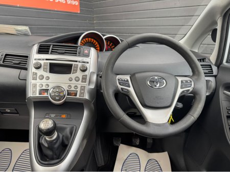 2011 Toyota Corolla Verso 2.0 D-4D LUNA 7 SEATER €5,495 thumbnail