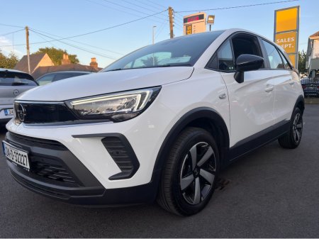 2024 Opel Crossland X **Only 14,000 Kms** Best Value As New 2024 Opel Crossland Diesel Apple Car Play Rear View Camera www.bolands.ie Est.1955 €21,950