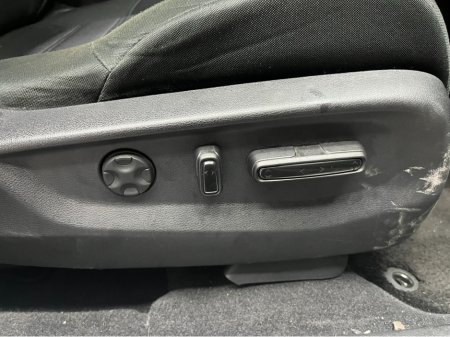 2019 Honda CR-V €26950! 2019 HONDA CR-V 2.0L HYBRID / 88K KMS / ADAPTIVE CRUISE CONTROL, HEATED SEATS, REVERSE CAMERA & MORE €26,950 thumbnail