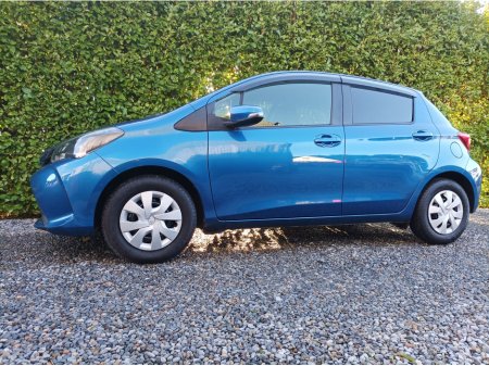 2016 Toyota Yaris 1.3 PETROL 4 CYLINDER AUTOMATIC ONLY 28,643 kms FACTORY IMMOBILISER PROXIMITY KEY MULTI FUNCTION STEERING WHEEL REVERSE CAMERA TOUCH SCREEN RADIO ANDROID AUTO APPLE CAR PLAY 2 YEARS NCT 1 YEAR ROADTAX €13,495 thumbnail