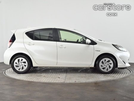 2021 Toyota Aqua 1.5 Hybrid Auto €15,880