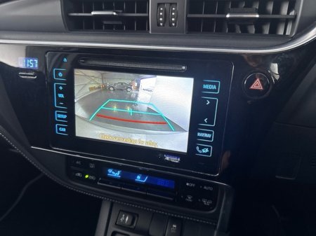 2018 Toyota Auris HYBRID LUNA SPORT €18,450 thumbnail