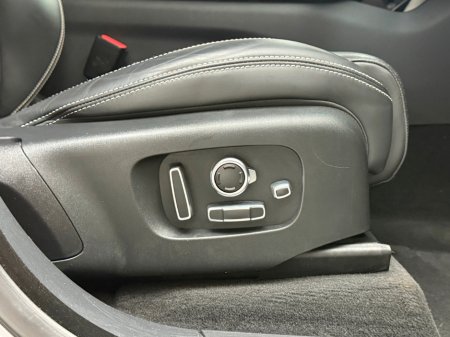 2021 Land Rover Range Rover Velar HSE R-dynamic P400E €47,990 thumbnail