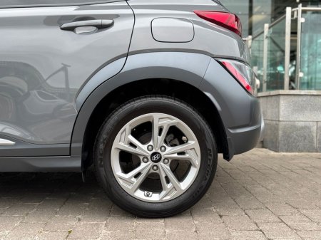2022 Hyundai Kona 1.0 T-GDI Executive Two Tone Roof €24,995 thumbnail