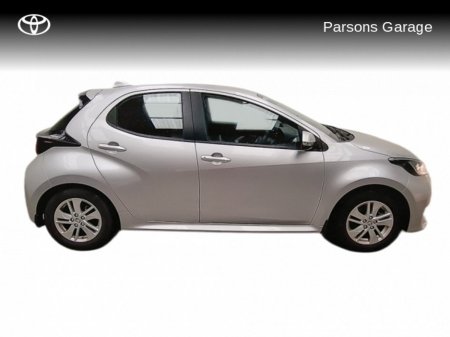 2022 Toyota Yaris 1.5 HYBRID LUNA SPEC €23,995