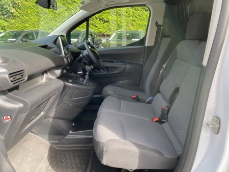 2024 Peugeot Partner  €20,244