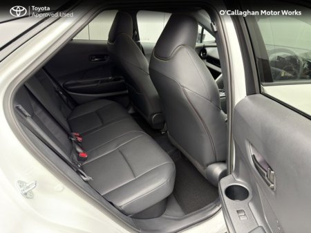 2025 Toyota C-HR C-HR PHEV PREMIERE EDITIO €46,950 thumbnail