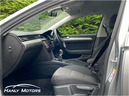 2022 Volkswagen Passat BUSINESS 2.0 TDI MANUAL 6SPEED FWD 150 4DR €25,995 thumbnail