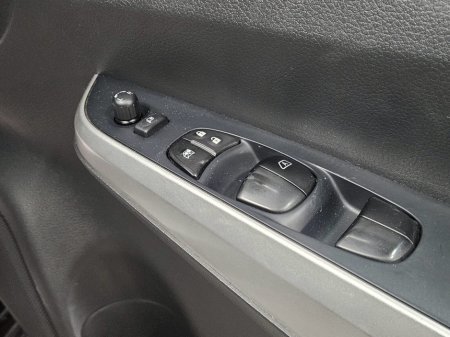 2019 Nissan Navara  thumbnail