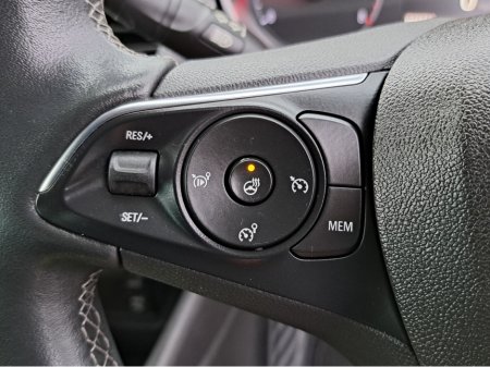 2022 Opel Crossland ULTIMATE 1.2TURBO 110BHP **LEATHER/SUEDE INTERIOR** €19,950 thumbnail