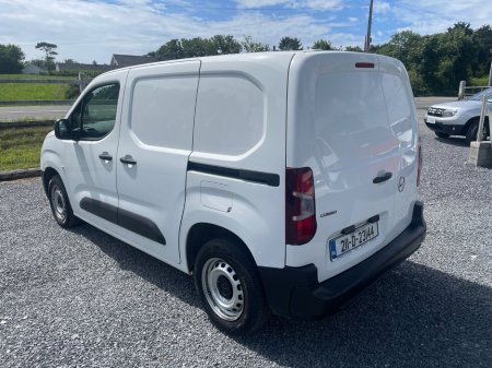 2021 Opel Combo  €11,650