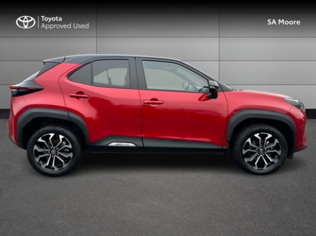 2024 Toyota Yaris Cross LUNA SPORT €31,750