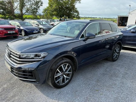 2024 Volkswagen Touareg V6 ELEGANCE TSI PHEV 14.3 kWh Auto (PAN ROOF) €70,950