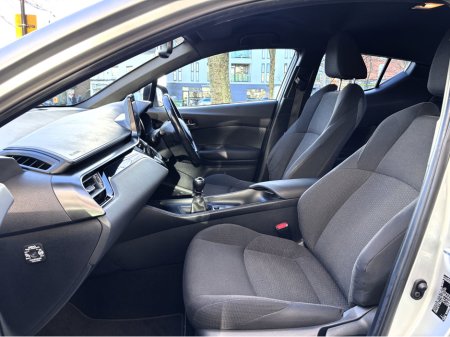 2017 Toyota C-HR 1.2T LUNA 4DR €16,950 thumbnail