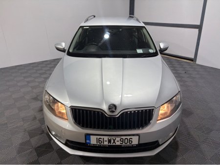 2016 Skoda Octavia 1.6 TDI 11 110HP 4DR COMBI AMBITION €9,950 thumbnail