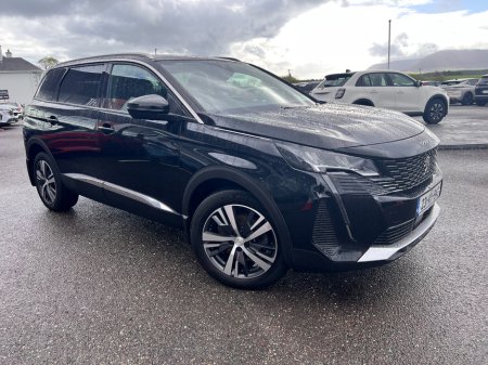 2023 Peugeot 5008  €38,500