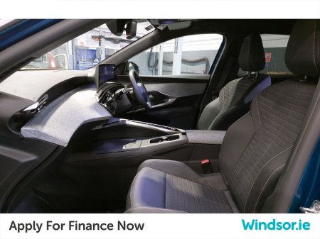 2025 Peugeot 3008 BEV 73kWH 210BHP Allure €41,995