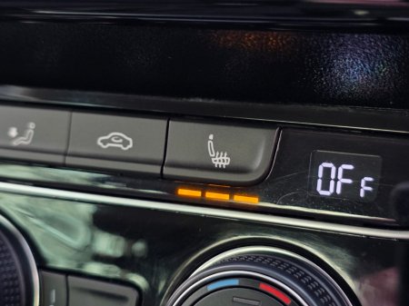 2015 Volkswagen Passat 1.6 TDI 120HP Highline €13,999 thumbnail