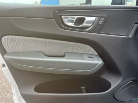 2023 Volvo XC60 T6 Recharge PHEV 350hp AWD AT8 Plus Dark - €44,900 thumbnail