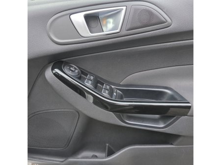 2016 Ford Fiesta 1.25 82PS Titanium €10,450 thumbnail