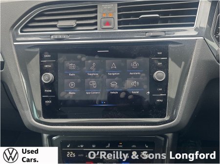 2022 Volkswagen Tiguan 2.0 TDI 150HP Elegance €36,450 thumbnail