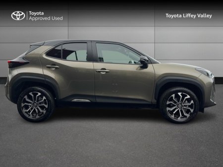 2024 Toyota Yaris Cross YARIS CROSS LUNA SPORT €30,950 thumbnail