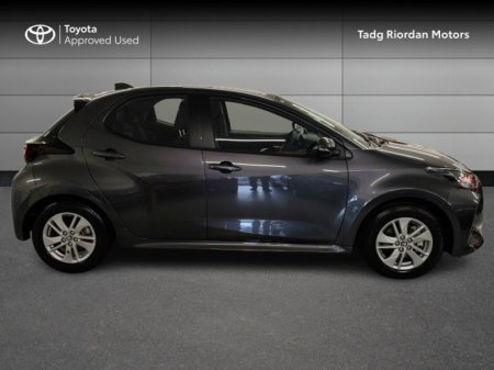 2025 Toyota Yaris HYBRID LUNA €25,950