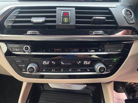 2021 BMW X4 M-SPORT X Drive 2.0 Diesel MF 4DR Auto €51,950 thumbnail