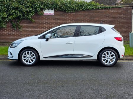 2017 Renault Clio 1.2 16V 75 DYNAMIQUE NAV €9,995 thumbnail