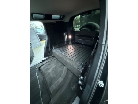 2021 Land Rover Defender 110 2.0D SD4 SE €63,995 thumbnail