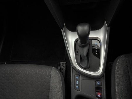 2023 Toyota Yaris Cross HYBRID LUNA SPORT €27,950 thumbnail