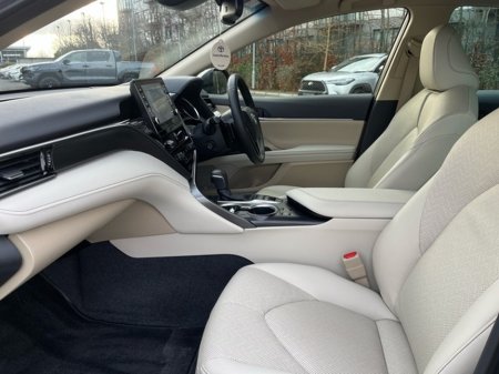 2024 Toyota Camry PLATINUM EDITION 4 €46,950 thumbnail