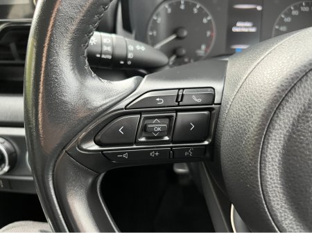 2022 Toyota Yaris LUNA 1.0 PETROL MANUAL //REVERSE CAMERA// €15,950 thumbnail