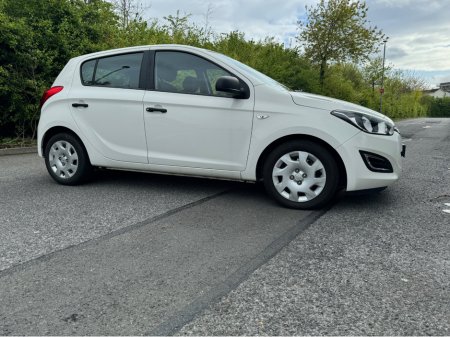2014 Hyundai i20 1.2 Petrol in excellent condition, fresh NCT & warranty €7,995